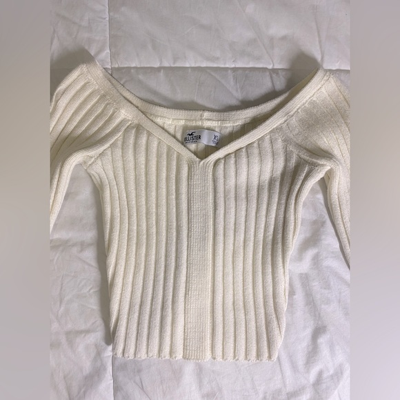 Hollister Off The Shoulder Knit Top - Picture 5 of 7